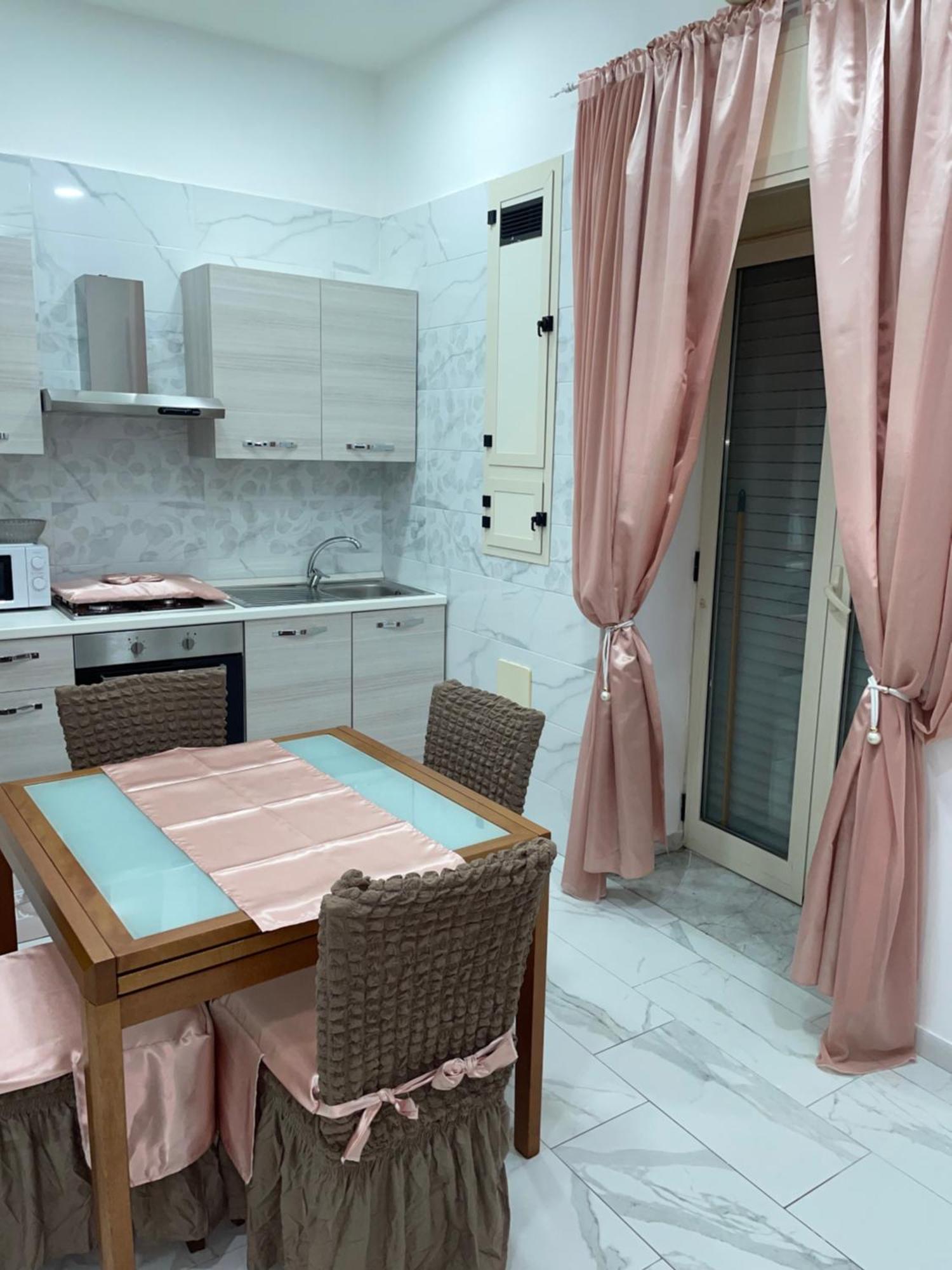 Apartment Pink House *