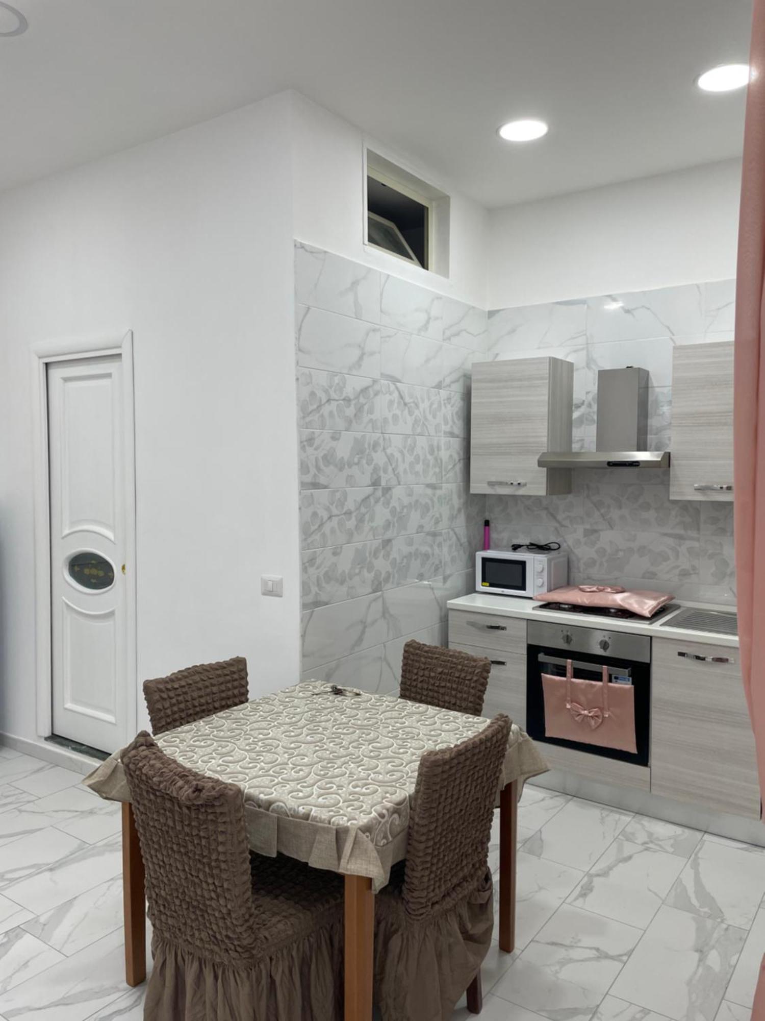 Pink House Apartment *